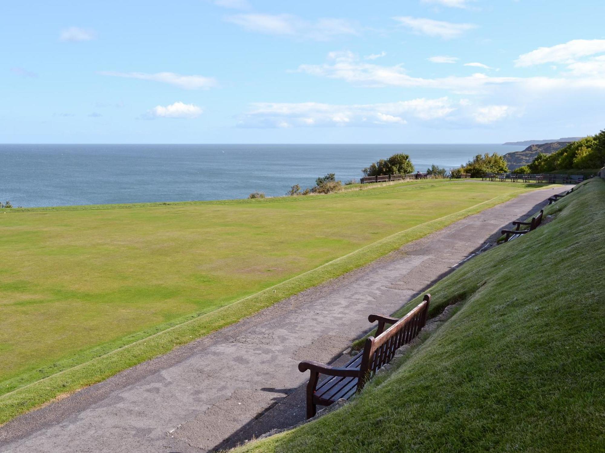 South Cliff Sands II Scarborough Bagian luar foto